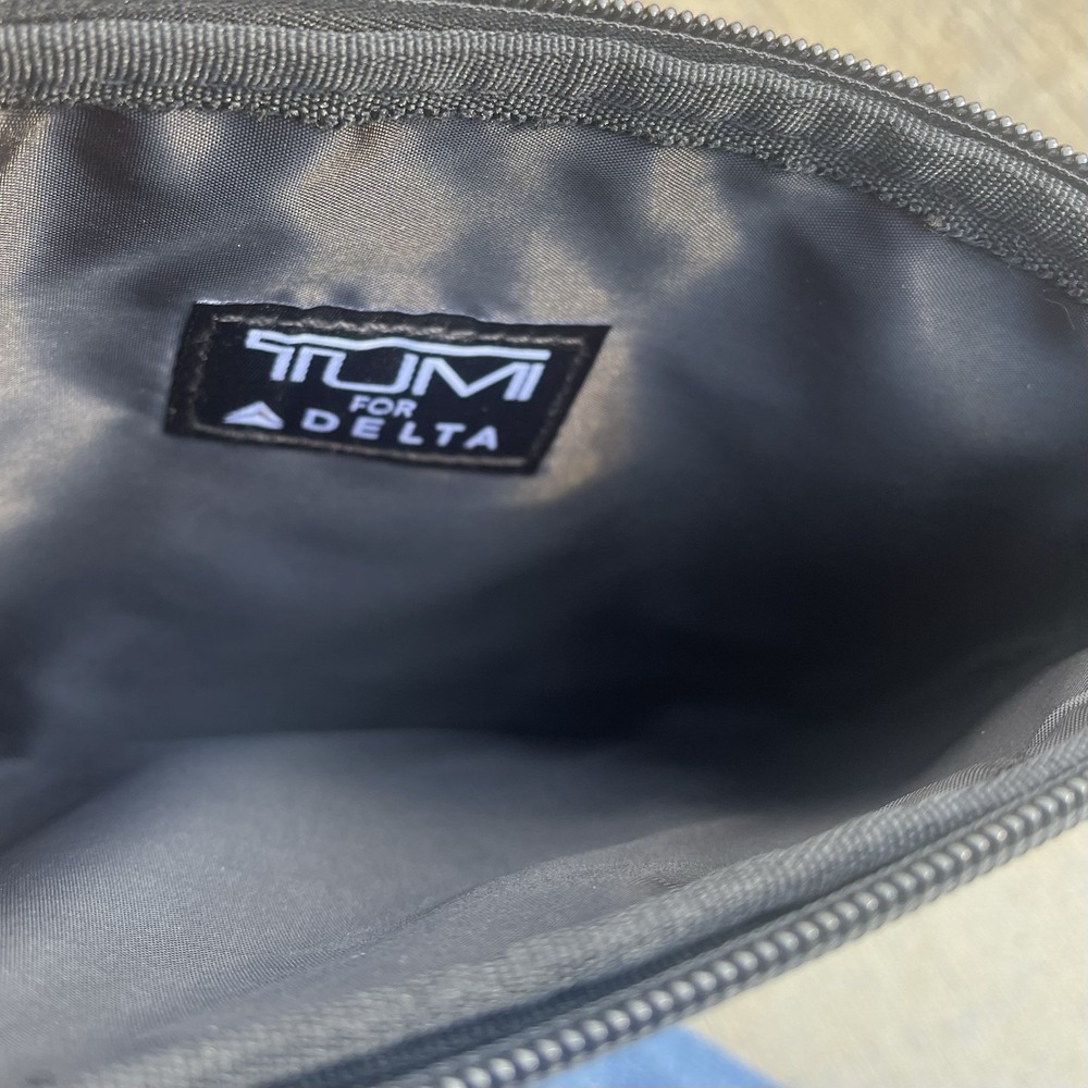 Tumi For Delta Purple Travel Zipper Pouch Toiletries Makeup Storage Bag - Picture 5 of 5